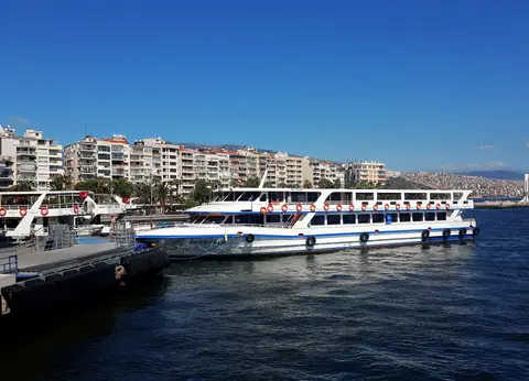 Karşıyaka İskelesi — Karşıyaka, İzmir